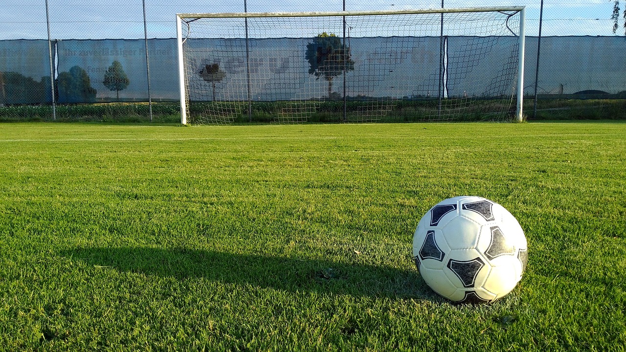 goal, ball, football-4761896.jpg